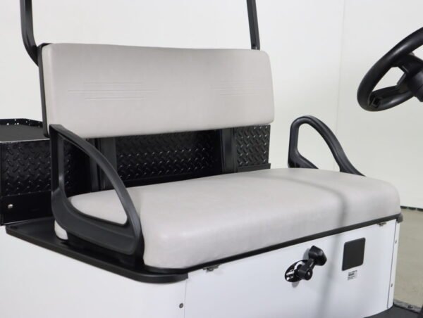 2024 Cushman Shuttle™ 2 EFI Gas For Sale - Image 4