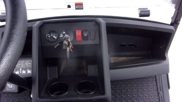 2024 Cushman Hauler 1200 EFI Gas For Sale - Image 7