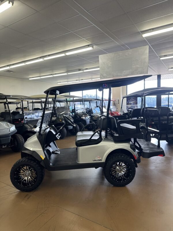 2025 E-Z-GO Valor For Sale - Image 4