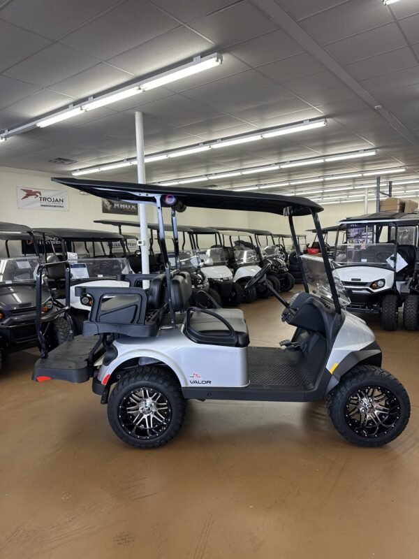 2025 E-Z-GO Valor For Sale - Image 8